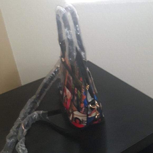 Beautiful purse one-of-a-kind a collection - Picture 2 of 4